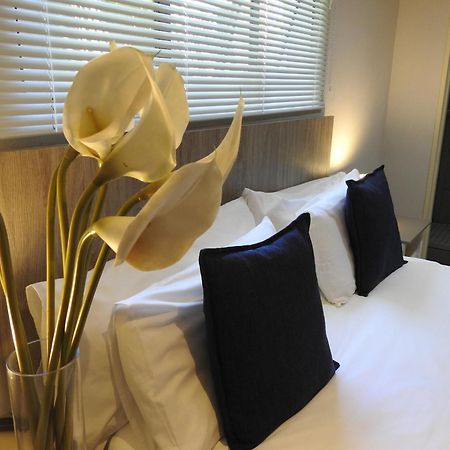 The Lantern Guesthouse บลูมฟอนเทน ภายนอก รูปภาพ