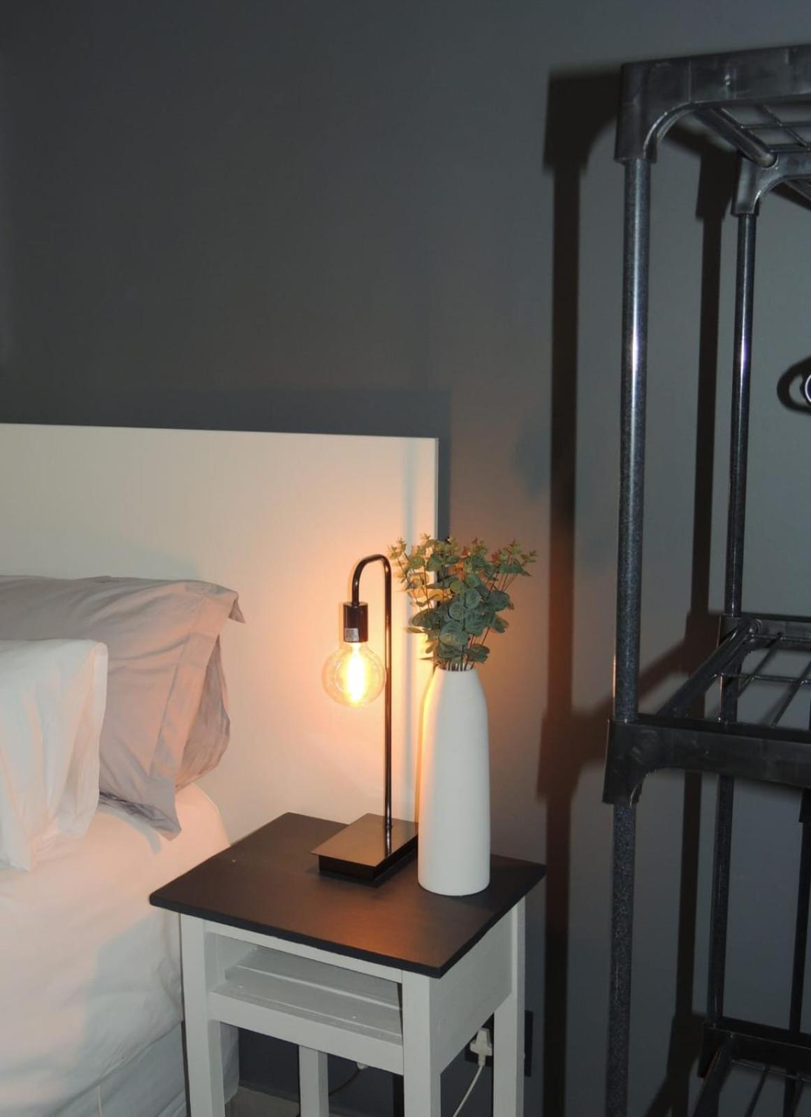 The Lantern Guesthouse บลูมฟอนเทน ภายนอก รูปภาพ