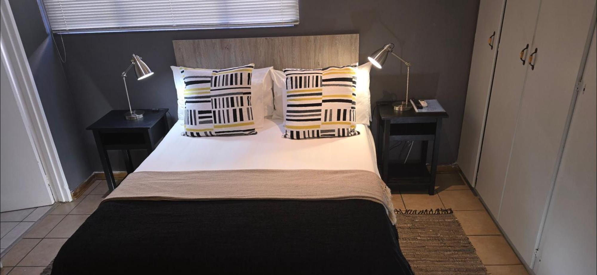 The Lantern Guesthouse บลูมฟอนเทน ภายนอก รูปภาพ